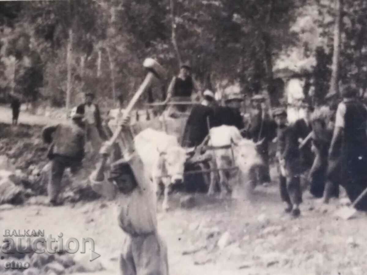 Delivery of PERNIK - SOCIAL PHOTOS - ROAD CONSTRUCTION, PHOTO Delivery of PERNIK - SOCIAL PHOTOS - ROAD CONSTRUCTION, PHOTO