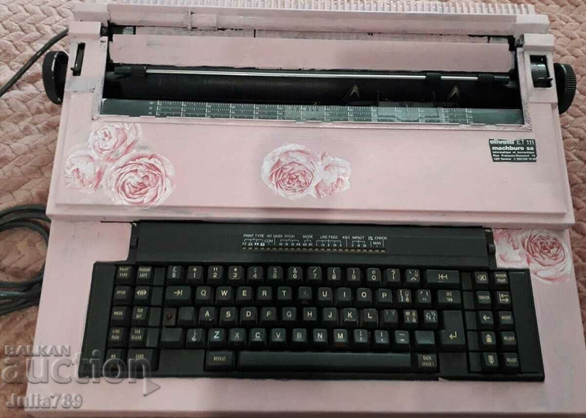 Mașina de scris Olivetti