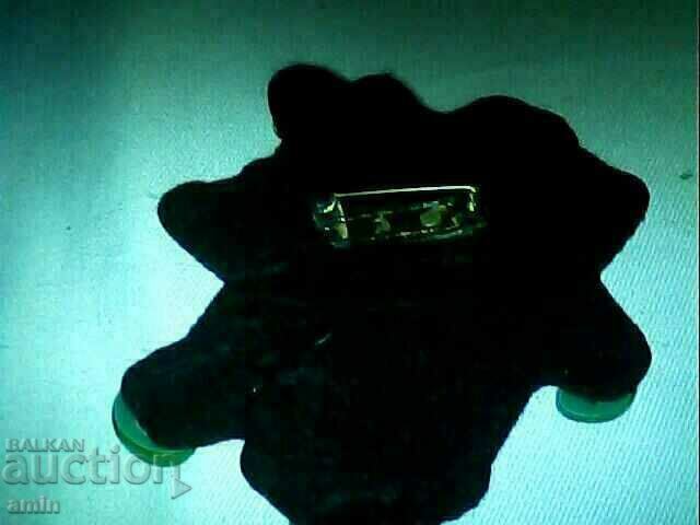 Auction brooch sess kameni is crystals for costume Auction brooch sess kameni is crystals for costume