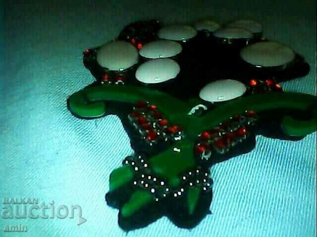 brooch sess kameni is crystals for costume