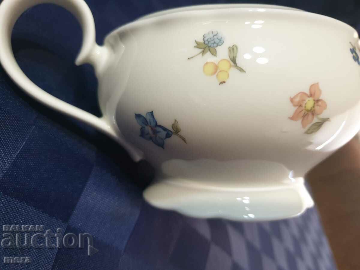 Доставка на Порцеланова сосиера - Бавария Доставка на Порцеланова сосиера - Бавария