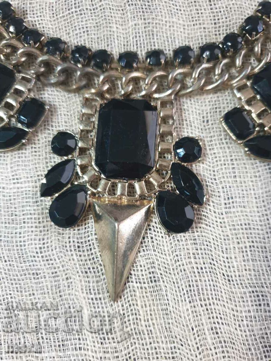 Auction Massive women's necklace with stones Auction Massive women's necklace with stones