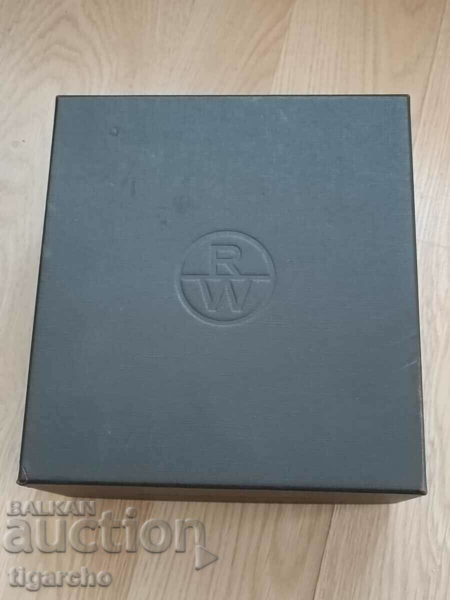 RAYMOND Weil watch box with price 150.00 BGN | € 76.69 RAYMOND Weil watch box with price 150.00 BGN | € 76.69