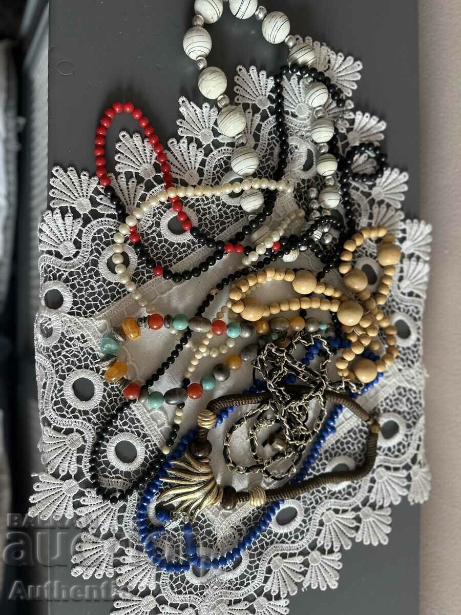 Lot of old necklaces, bracelets and ornaments