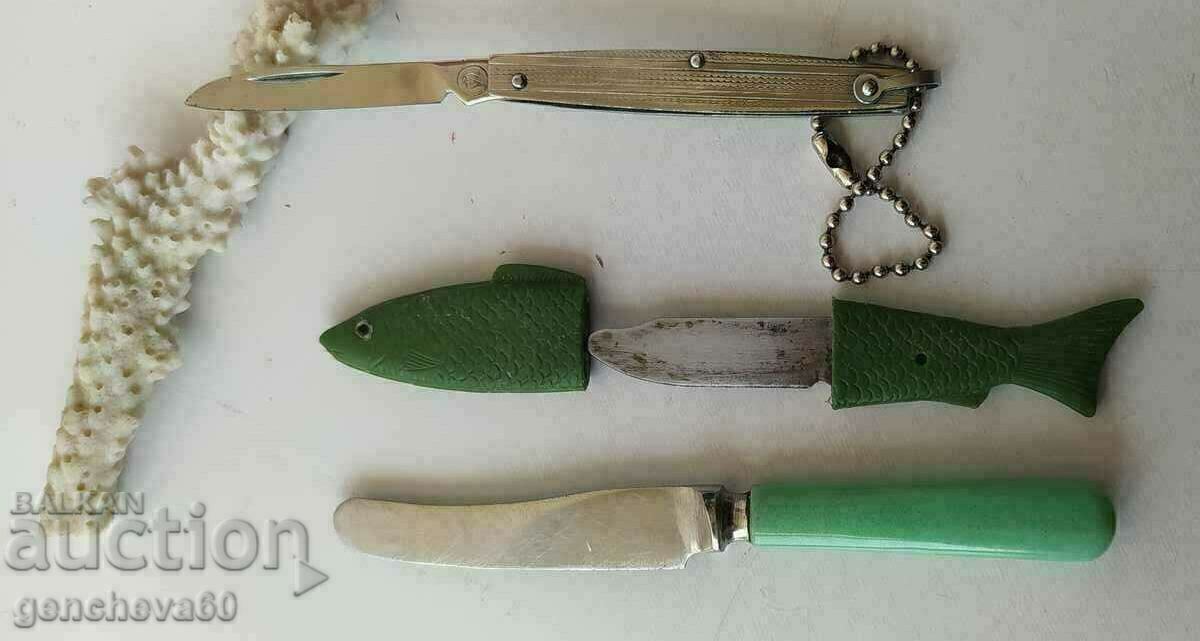 Delivery of Lot of old Russian pocket knives and coral