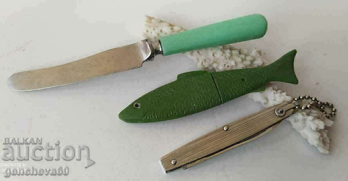 Lot of old Russian pocket knives and coral - 7 Lot of old Russian pocket knives and coral - 7