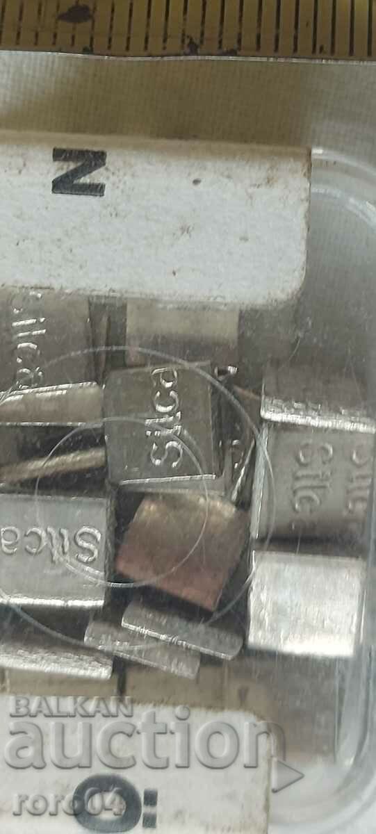 DENTAL CONSUMABLE - MATERIAL FOR CROWNS - 7 DENTAL CONSUMABLE - MATERIAL FOR CROWNS - 7