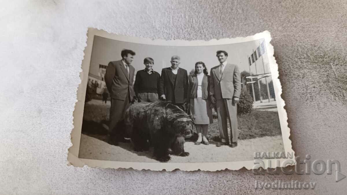 Photo Plovdiv Men, woman and boy next to a black bear 1960