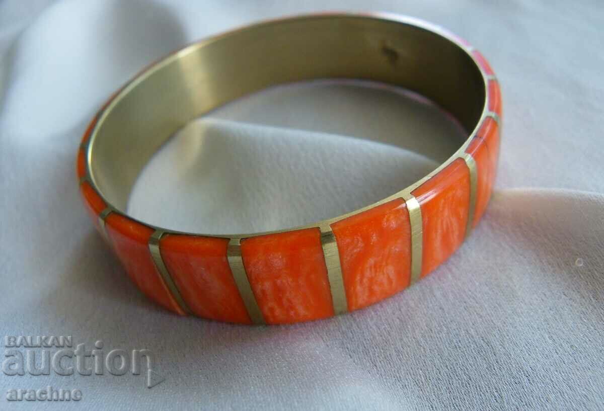 Enamel bracelet with price 30.00 BGN | € 15.34 Enamel bracelet with price 30.00 BGN | € 15.34