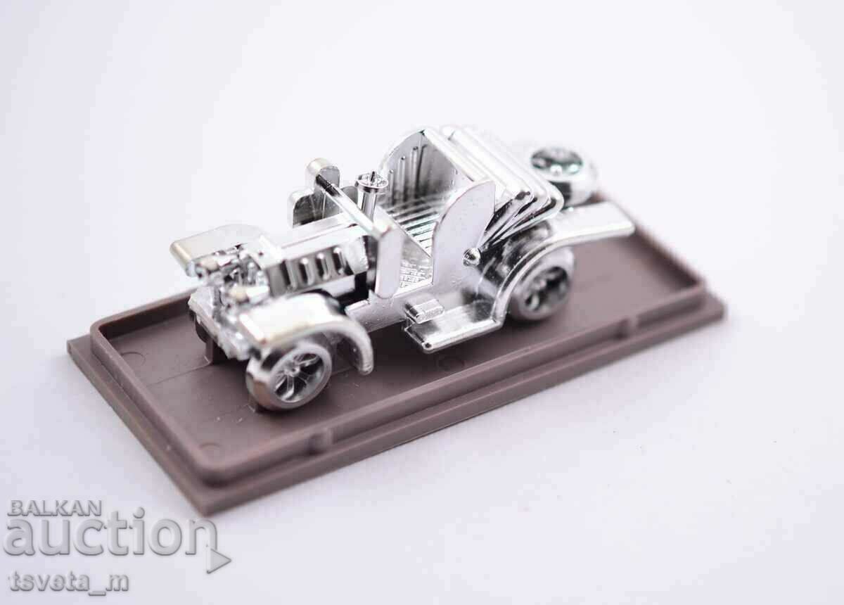 Plastic trolley / model Fiat 1908, USSR with price 8.00 BGN | € 4.09 Plastic trolley / model Fiat 1908, USSR with price 8.00 BGN | € 4.09