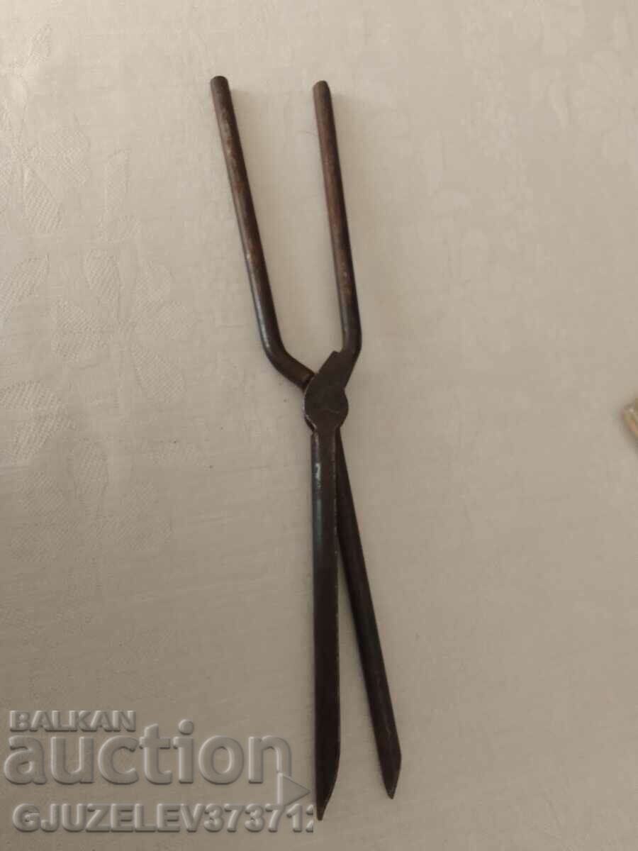 Auction  Old wig curler