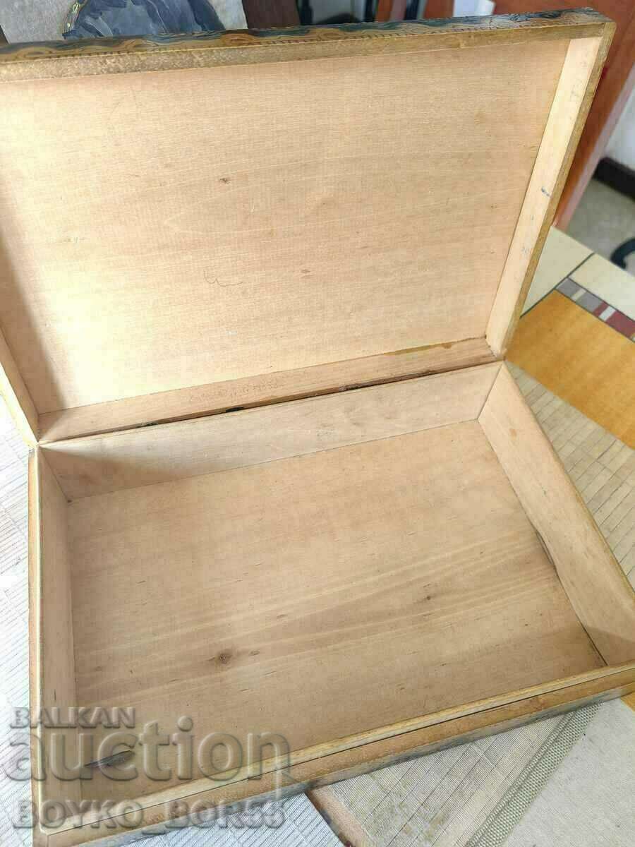 Large Antique Royal Box 1939 - 5 Large Antique Royal Box 1939 - 5