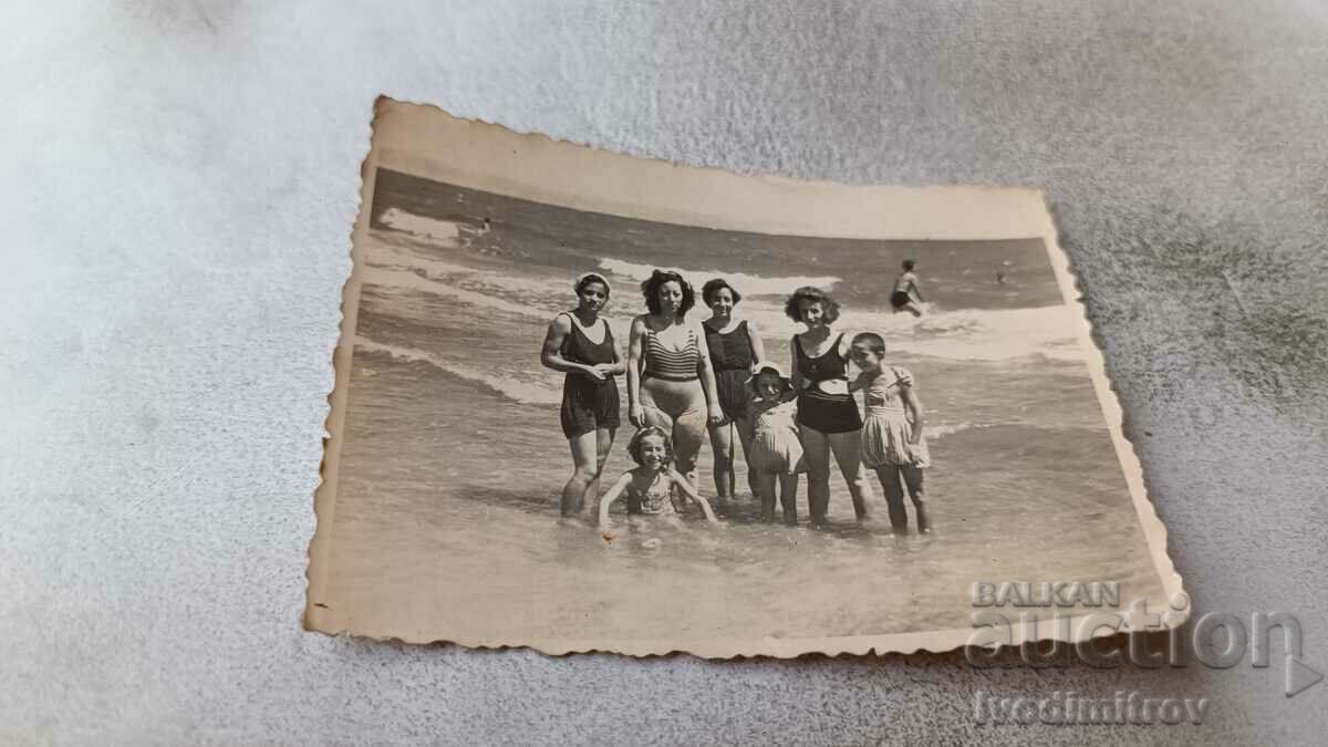 Φωτογραφία Γυναίκες και κορίτσια στην παραλία