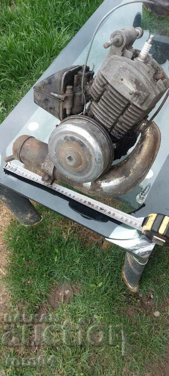 ENGINE - PEDAL - RUNNING