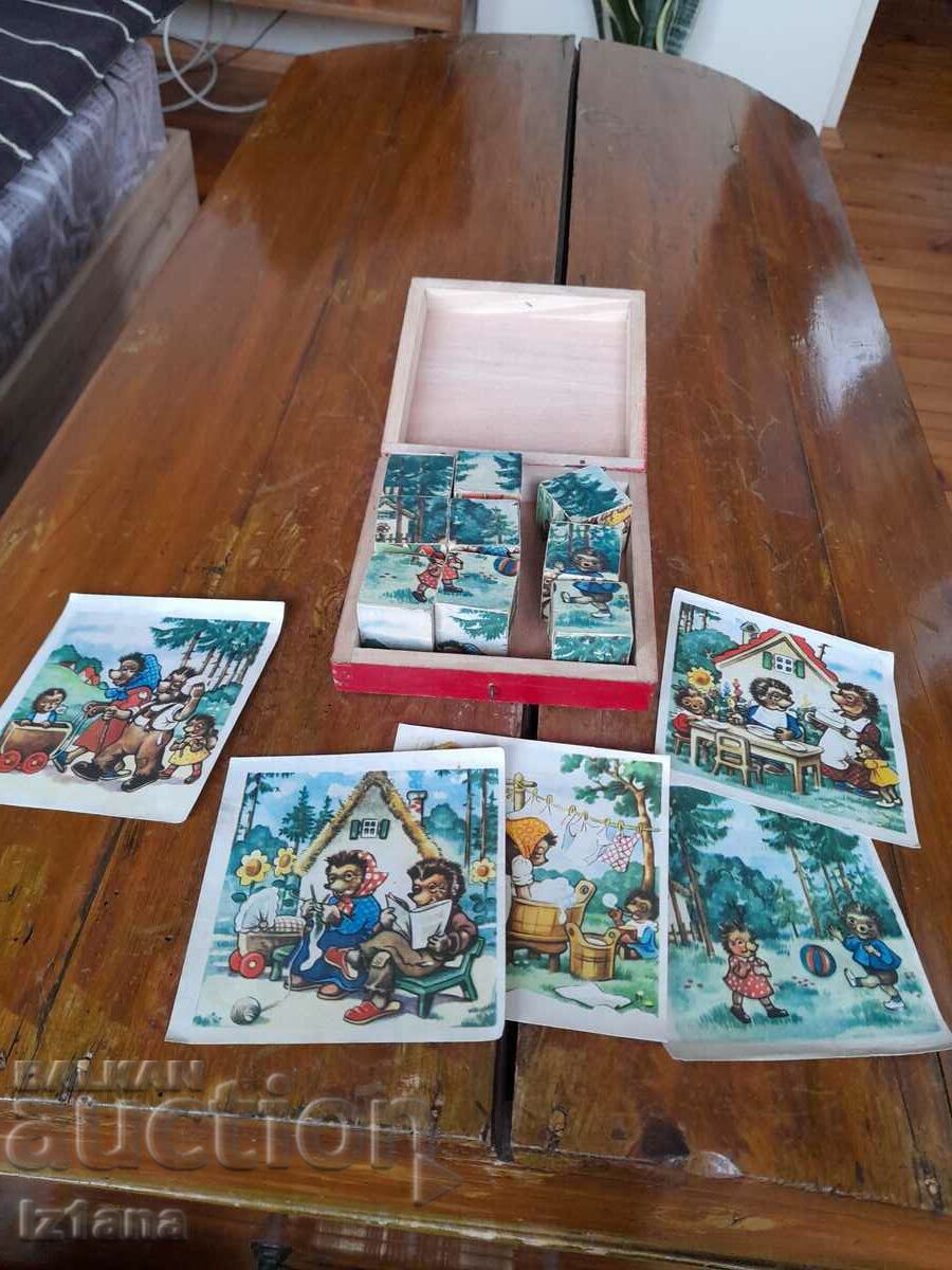 Παράδοση Ένα παλιό παιδικό παιχνίδι με κύβους Παράδοση Ένα παλιό παιδικό παιχνίδι με κύβους