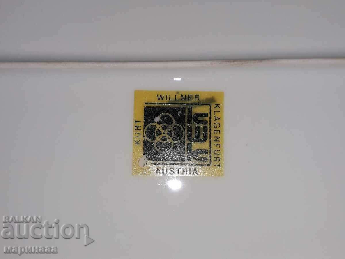 Delivery of PLATEAU. PORCELAIN. AUSTRIA. The 60s Delivery of PLATEAU. PORCELAIN. AUSTRIA. The 60s