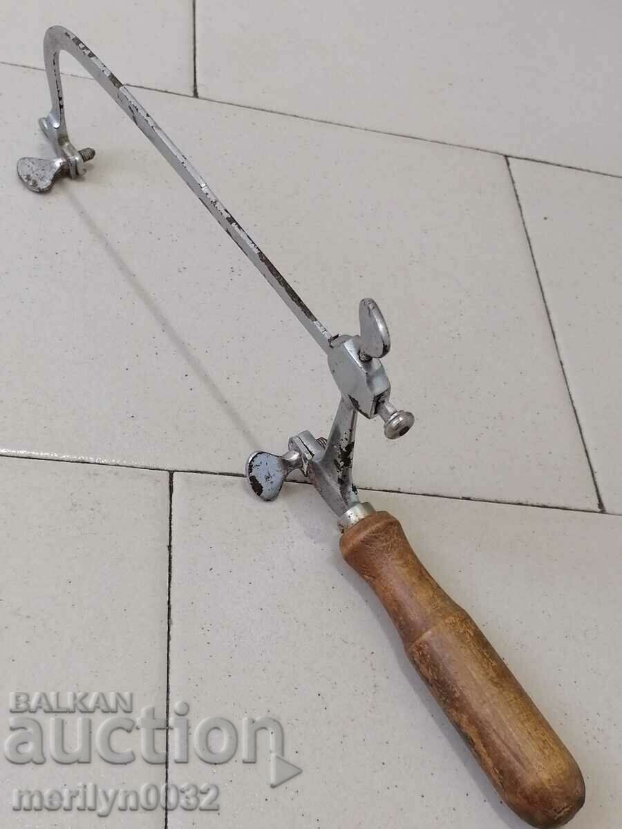 Delivery of Old medical saw saw Delivery of Old medical saw saw