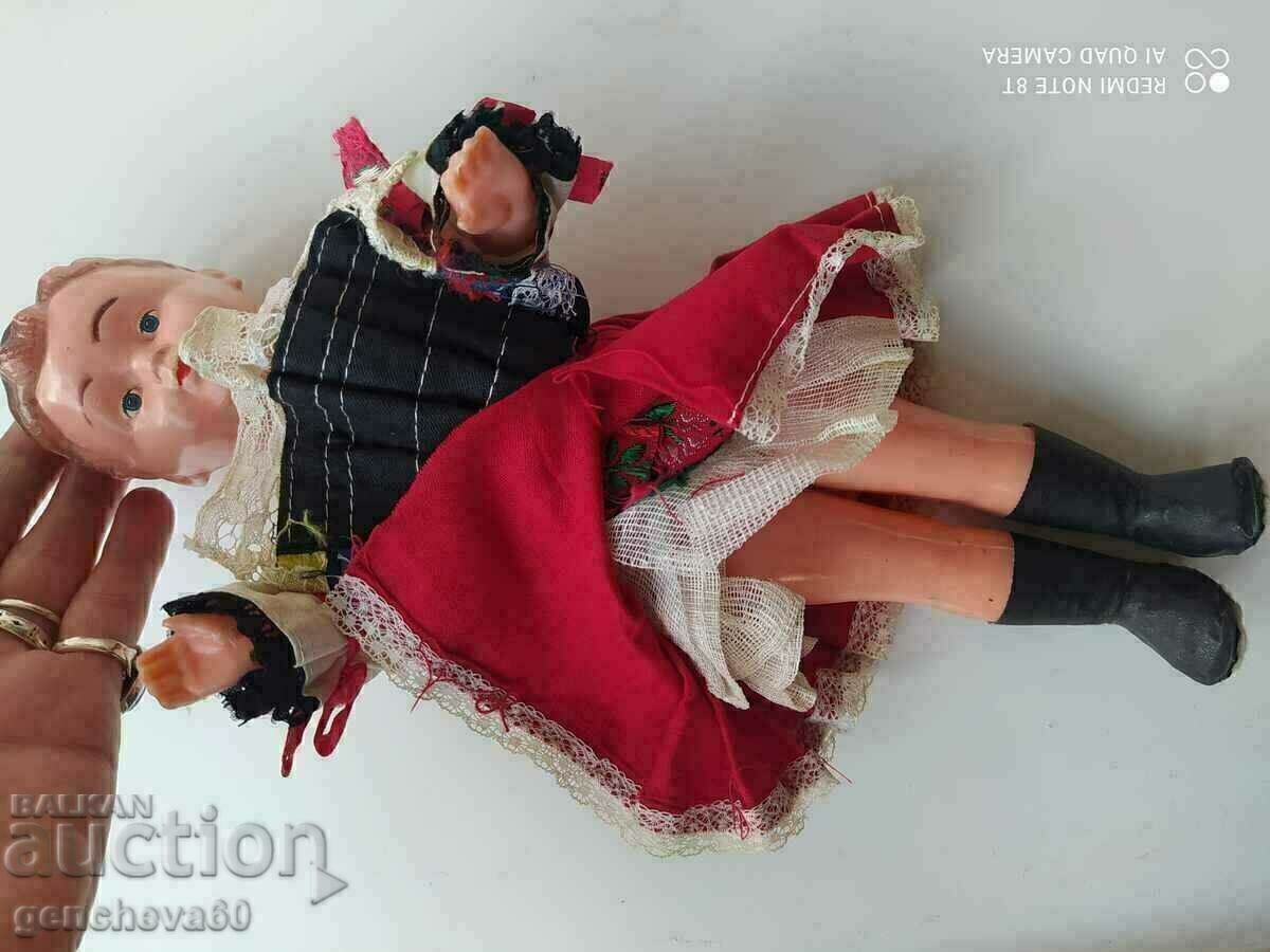 Δημοπρασία Παλιά κούκλα με παραδοσιακή φορεσιά / Τσεχοσλοβακία Δημοπρασία Παλιά κούκλα με παραδοσιακή φορεσιά / Τσεχοσλοβακία