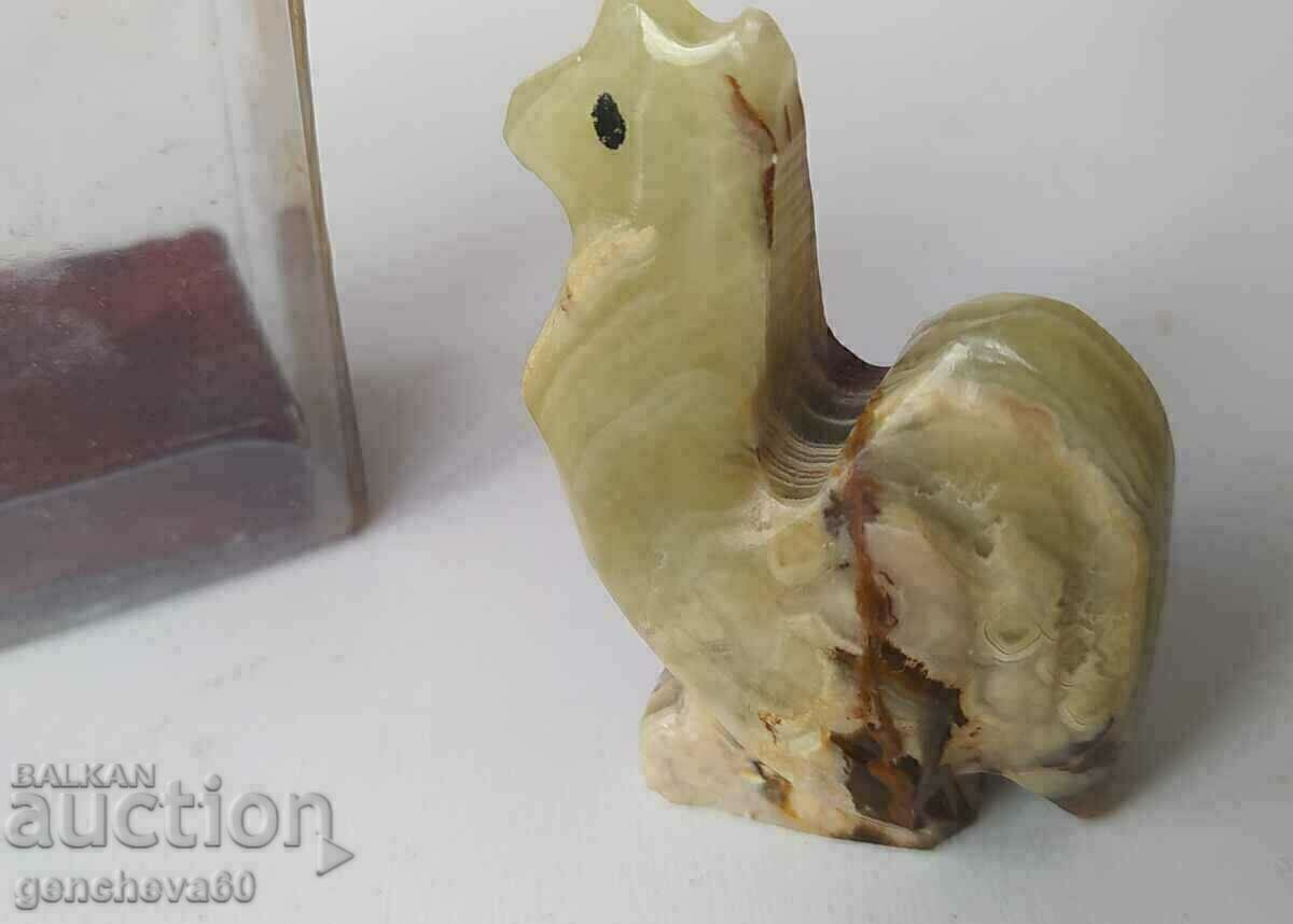 Фигурка на петел от оникс с цена 12.00 лв. | € 6.14 Фигурка на петел от оникс с цена 12.00 лв. | € 6.14