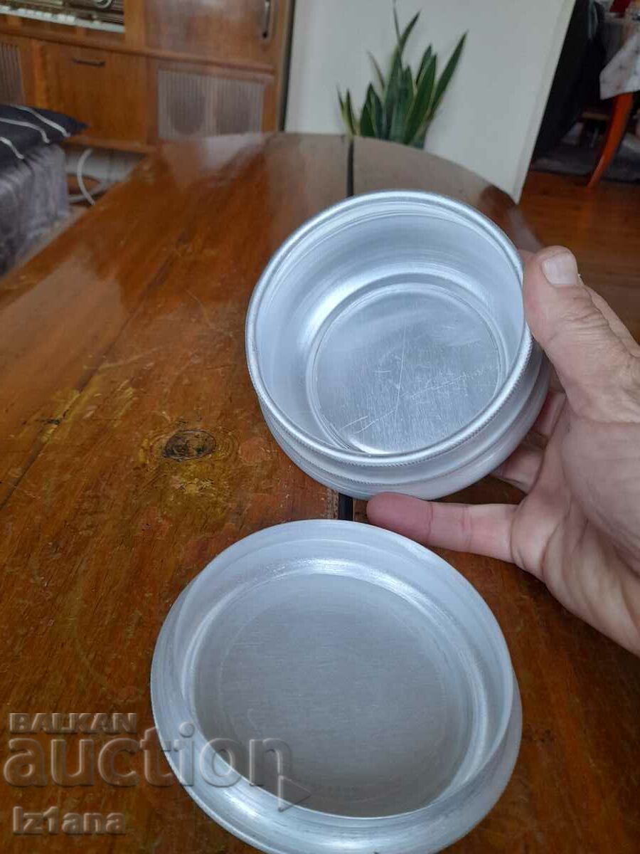 Παλιό κουτί αλουμινίου με τιμή 27.00 BGN | € 13.80 Παλιό κουτί αλουμινίου με τιμή 27.00 BGN | € 13.80