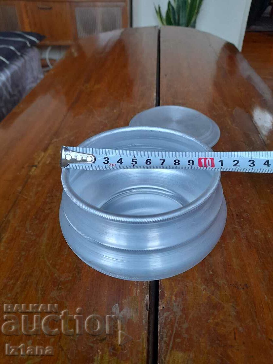 Παράδοση Παλιό κουτί αλουμινίου Παράδοση Παλιό κουτί αλουμινίου