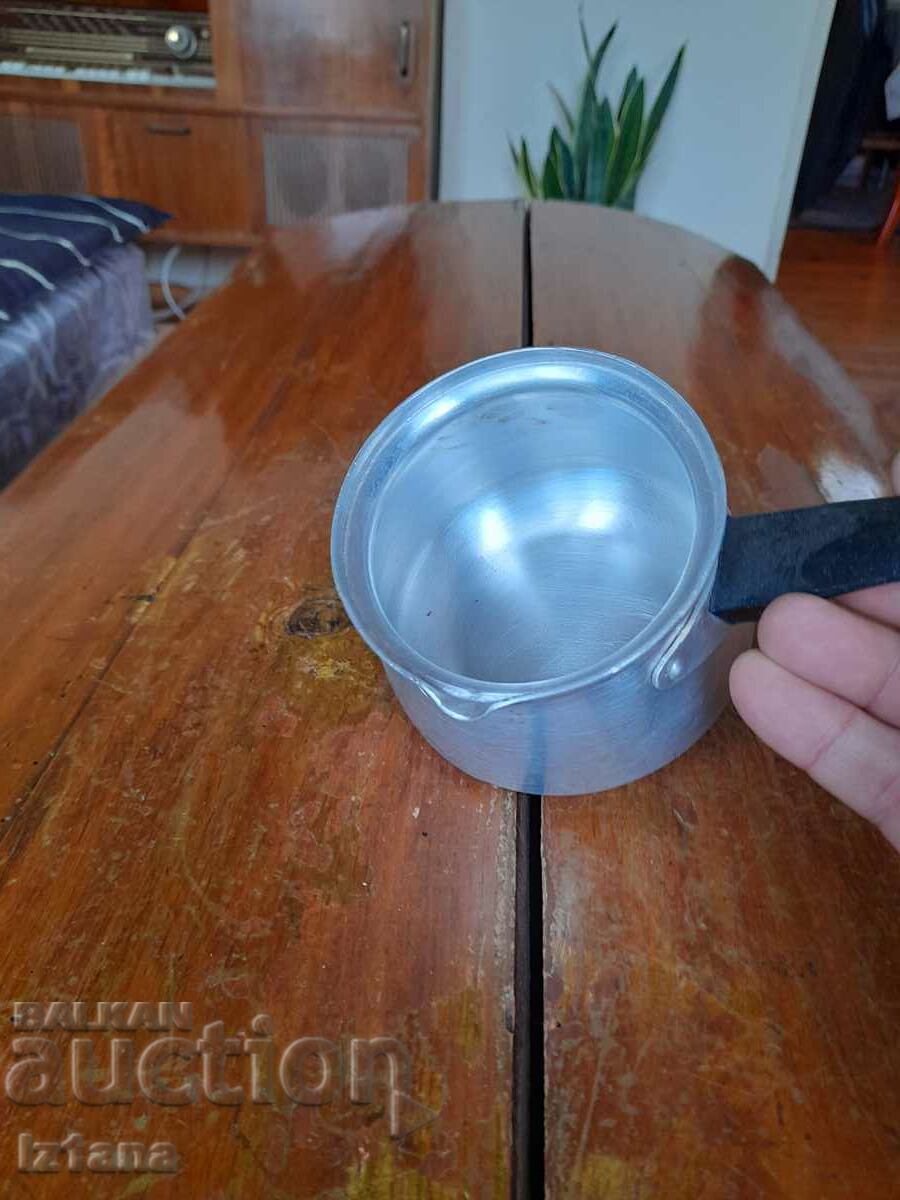 Old aluminum stove with price 23.00 BGN | € 11.76 Old aluminum stove with price 23.00 BGN | € 11.76