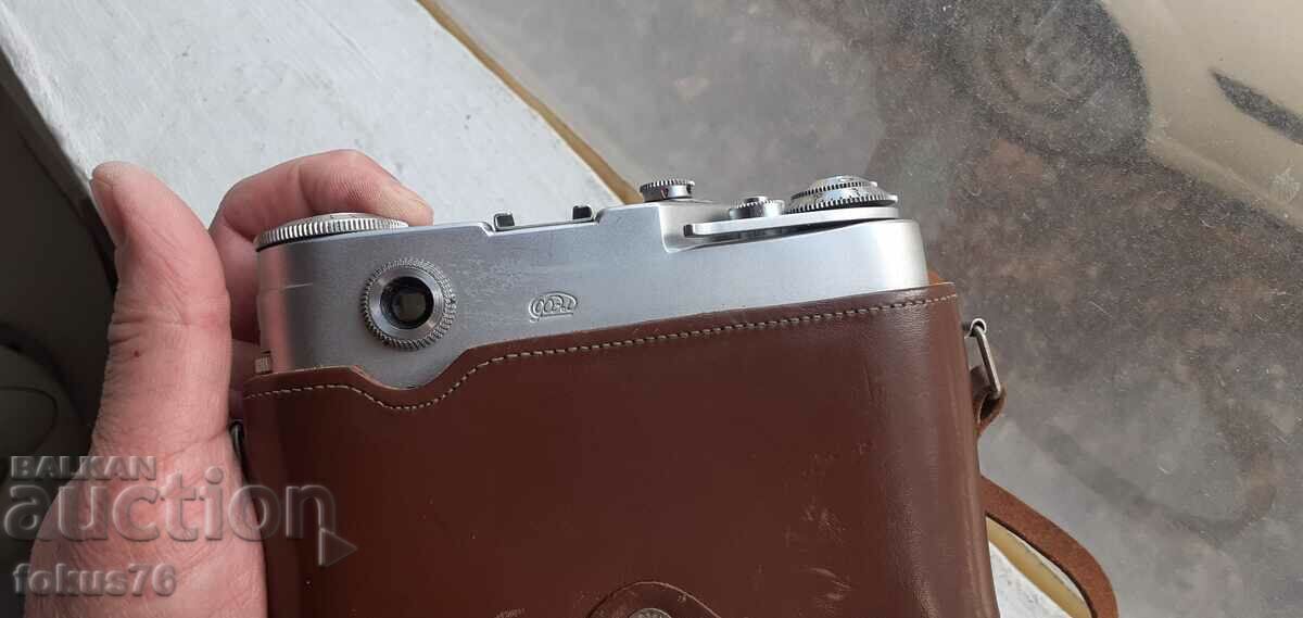 Παράδοση Παλιά μηχανική σοβιετική κάμερα Fed 4 με δερμάτινη θήκη Παράδοση Παλιά μηχανική σοβιετική κάμερα Fed 4 με δερμάτινη θήκη