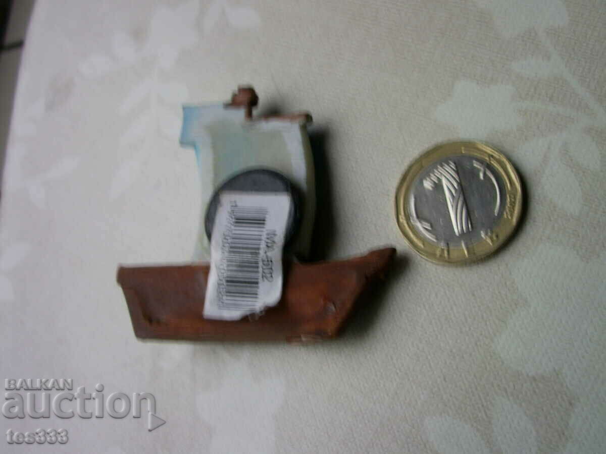 Delivery of Fridge magnet Thessaloniki