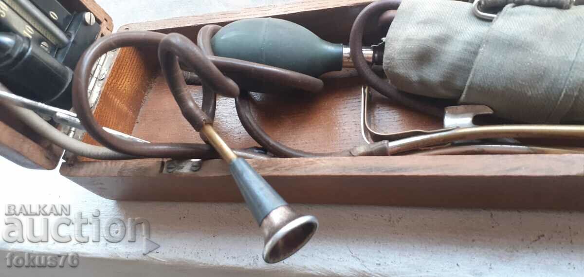 Μοναδικό παλιό σετ γιατρού συσκευή υδραργύρου για αίμα ΕΣΣΔ με τιμή 240.00 BGN | € 122.71