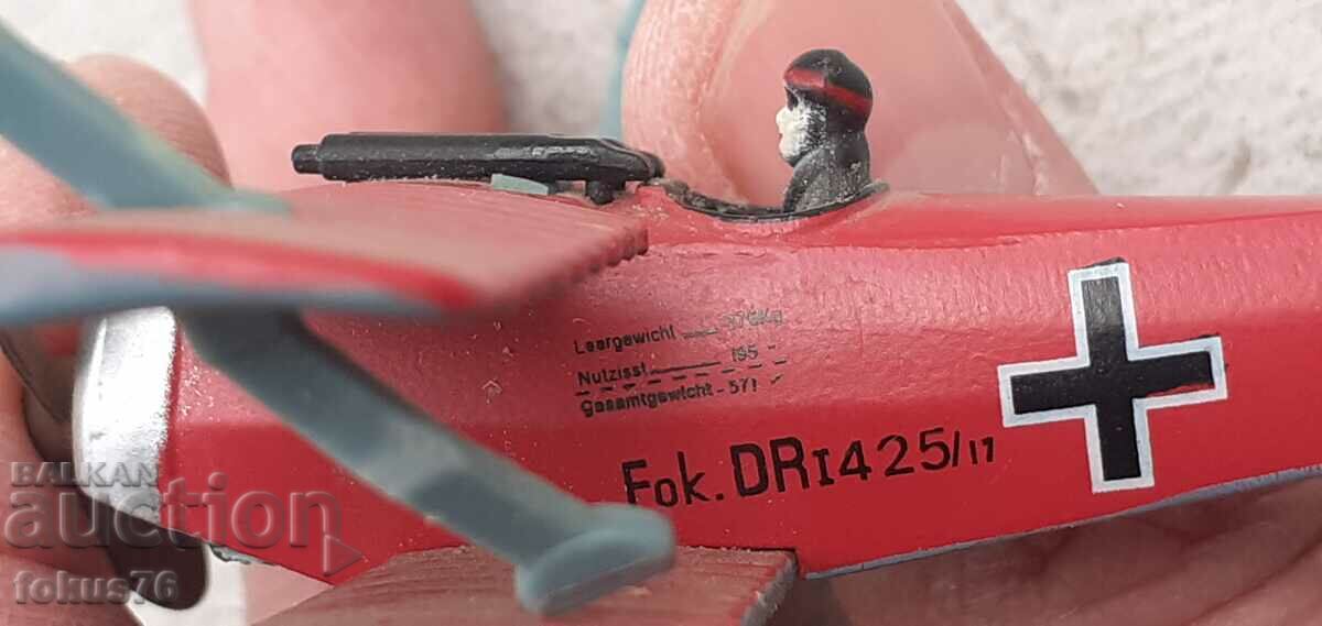 Delivery of Small collectible metal toy airplane