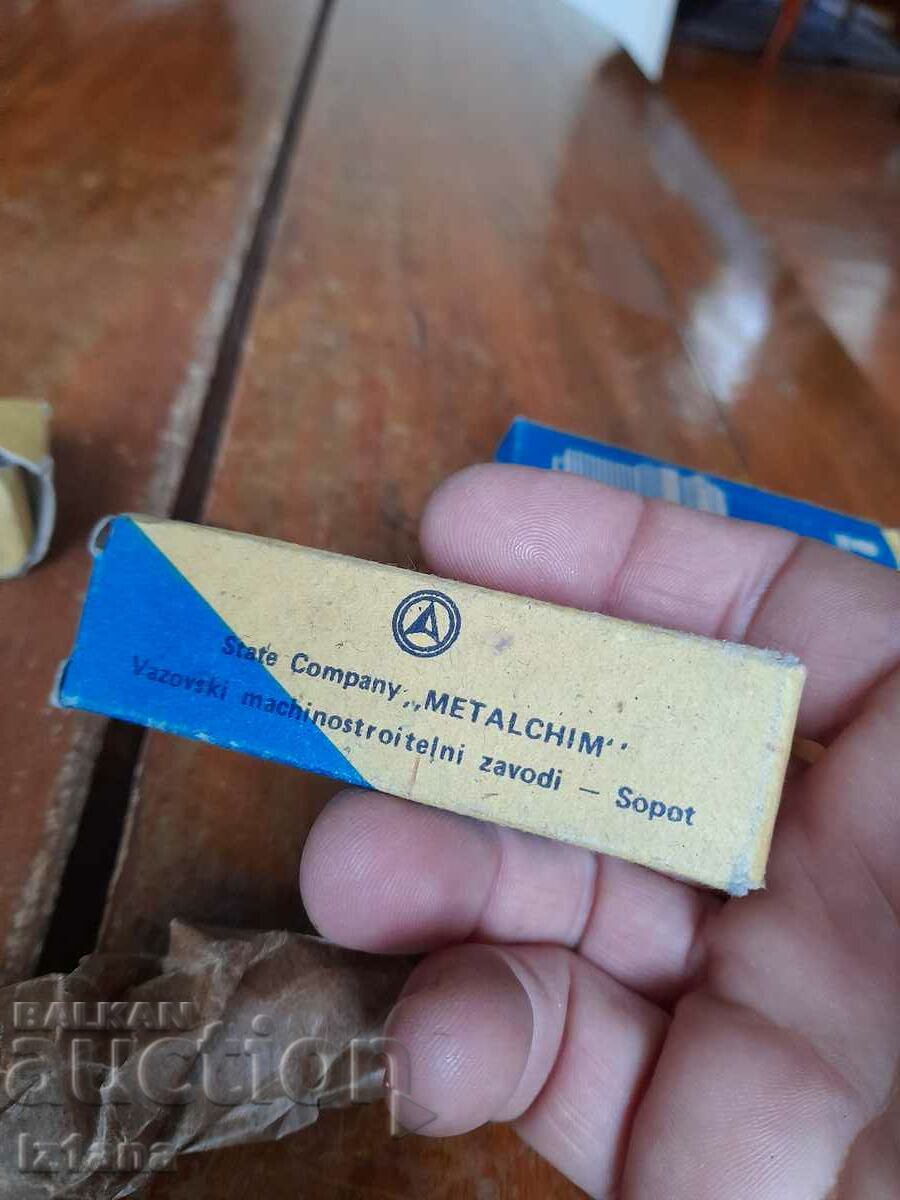 Delivery of Old spark plug, candles VMZ Sopot