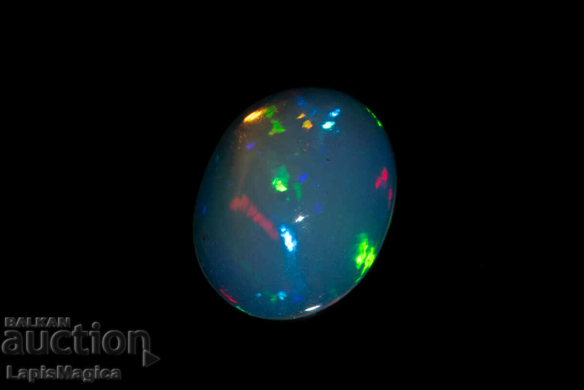 Opal etiopian 2,25 ct Cabochon oval #10