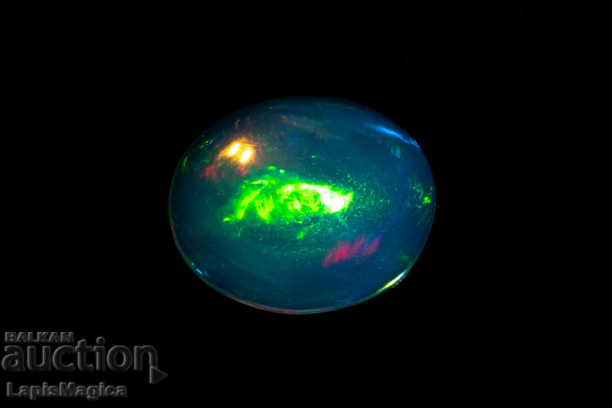 Opal etiopian 1,85 ct Cabochon oval #16