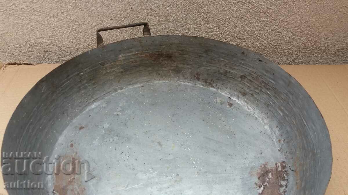 Auction OLD SOLID METAL TRAY FOR LAMB, LUTENICE, ETC. Auction OLD SOLID METAL TRAY FOR LAMB, LUTENICE, ETC.