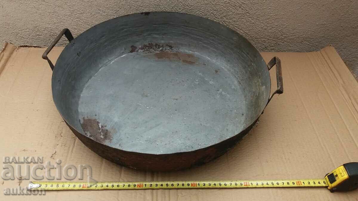OLD SOLID METAL TRAY FOR LAMB, LUTENICE, ETC.