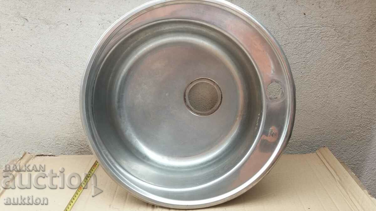 STAINLESS STEEL SINK - 6 STAINLESS STEEL SINK - 6