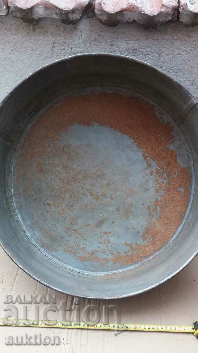 Auction  OLD SOLID METAL TRAY FOR LAMB, LUTENICE, ETC.