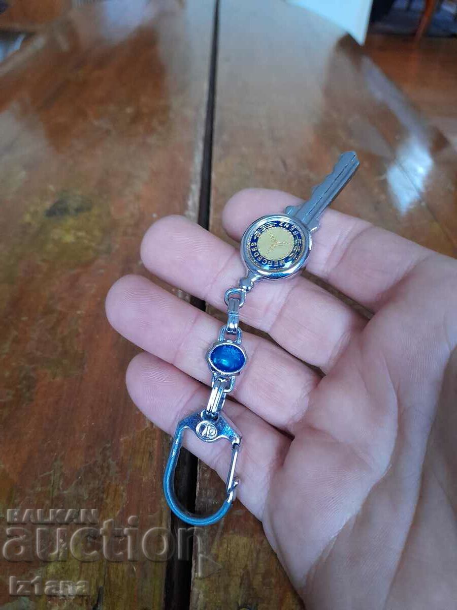 Стар ключодържател Мерцедес,Mercedes с цена 27.00 лв. | € 13.80 Стар ключодържател Мерцедес,Mercedes с цена 27.00 лв. | € 13.80