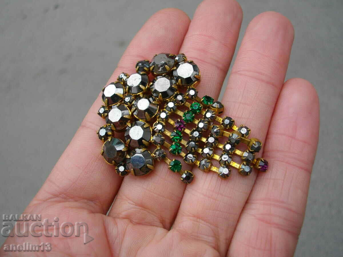 OLD BROOCH with price 35.00 BGN | € 17.90 OLD BROOCH with price 35.00 BGN | € 17.90