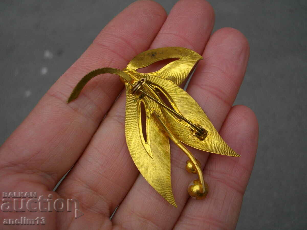 Delivery of OLD BROOCH