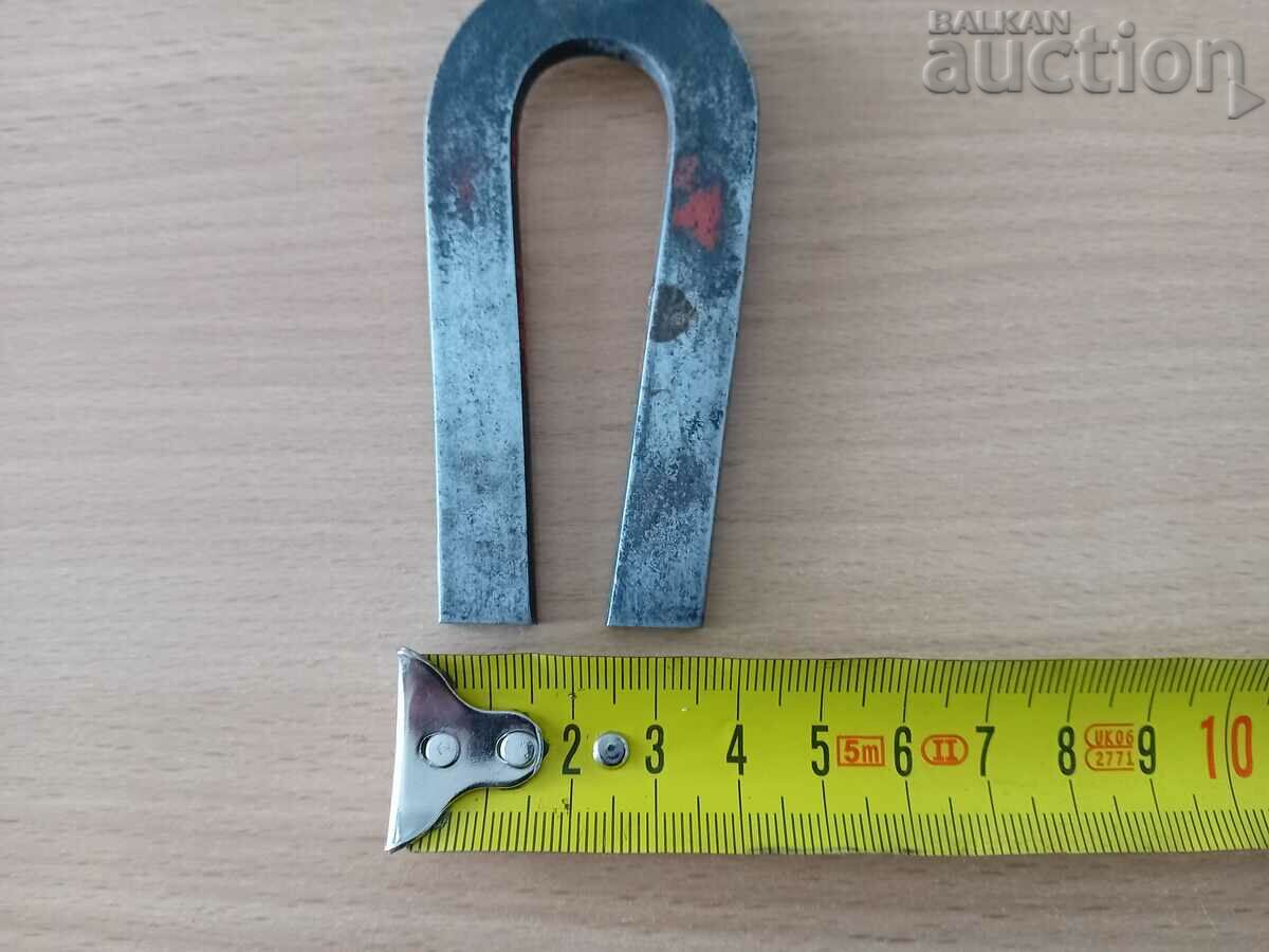 an old ptimitive tuning fork - 6