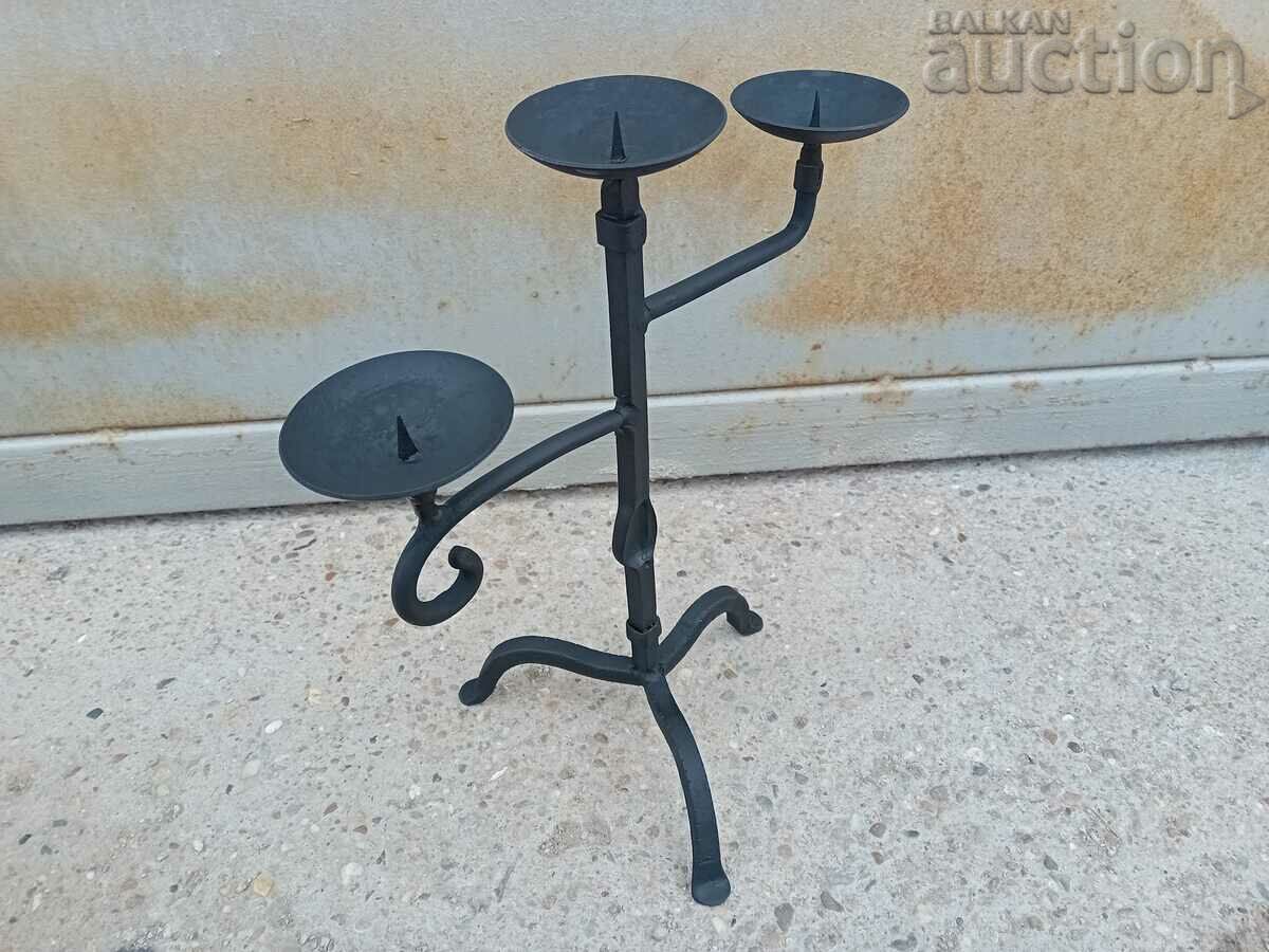 Auction Vintage Iron Handmade Candle Holder Auction Vintage Iron Handmade Candle Holder