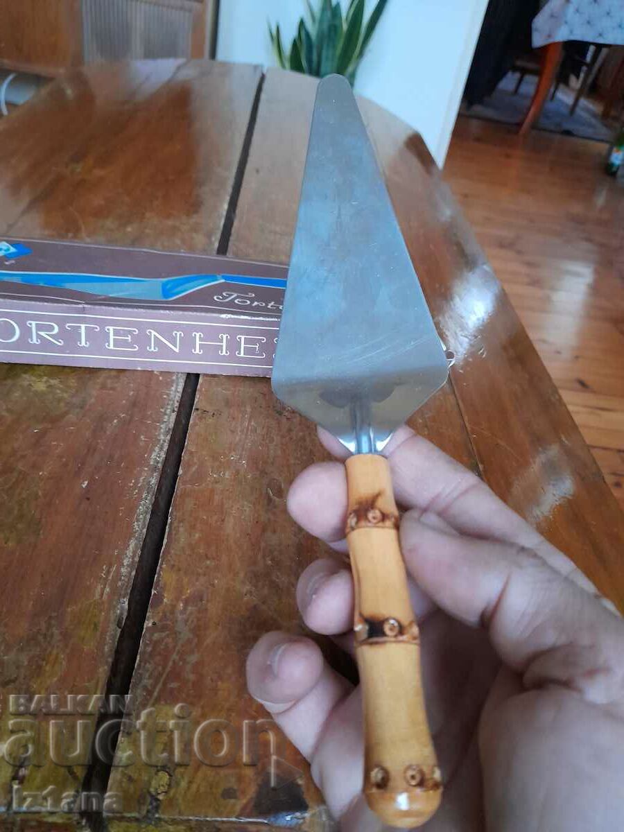 Auction Old cake spatula Auction Old cake spatula