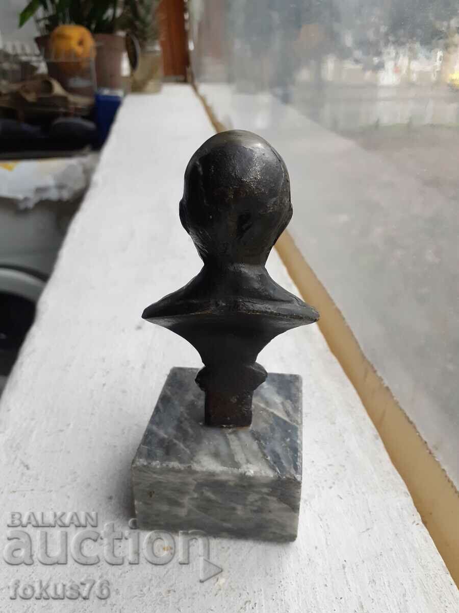 Auction Small bronze bust, figure, statuette Auction Small bronze bust, figure, statuette