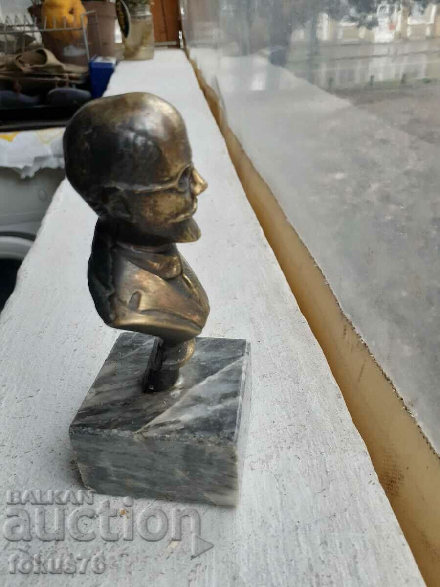 Delivery of Small bronze bust, figure, statuette Delivery of Small bronze bust, figure, statuette