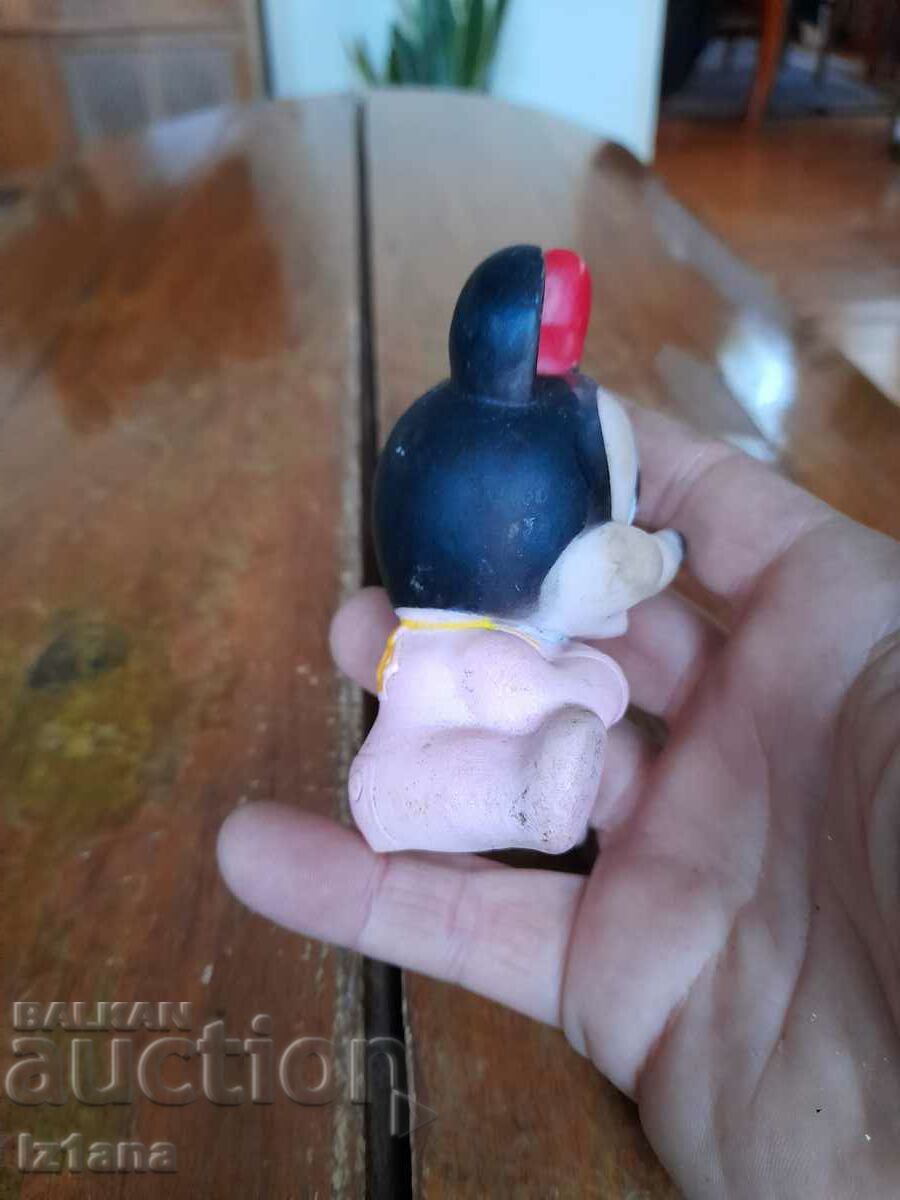 Auction An old Minnie Mouse toy Auction An old Minnie Mouse toy