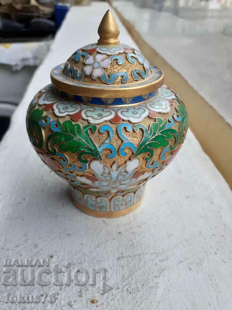 Cloisonne cloisonne cellular enamel bronze vase jar with price 89.00 BGN | € 45.50 Cloisonne cloisonne cellular enamel bronze vase jar with price 89.00 BGN | € 45.50