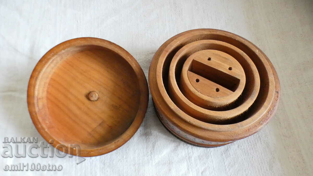 Delivery of Pyrographed wooden cigarette box - snuffbox Delivery of Pyrographed wooden cigarette box - snuffbox