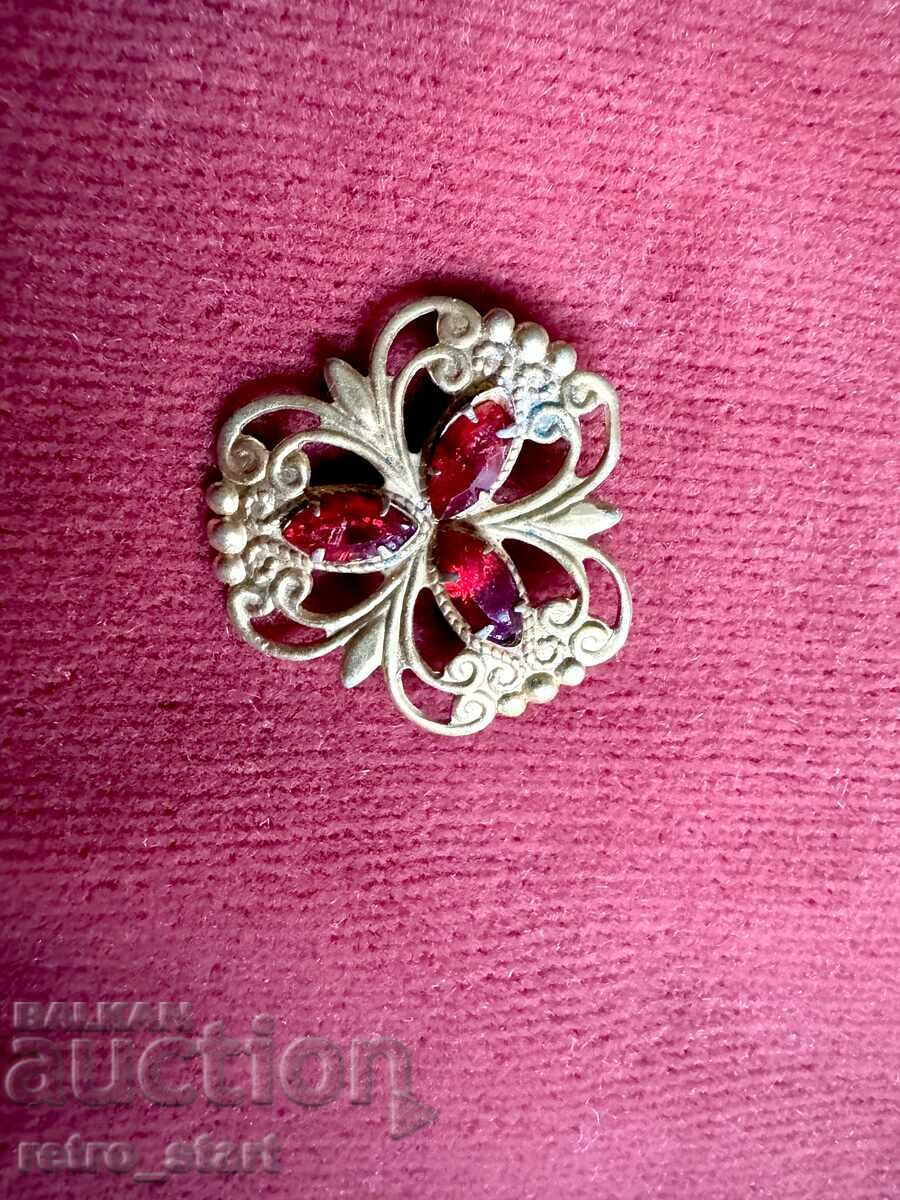 Broșă retro cu preț 8.00 BGN | € 4.09 Broșă retro cu preț 8.00 BGN | € 4.09