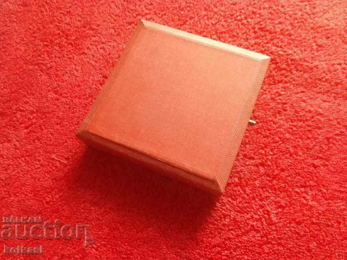 Old social metal bronze plaque Box Star LENIN - 7